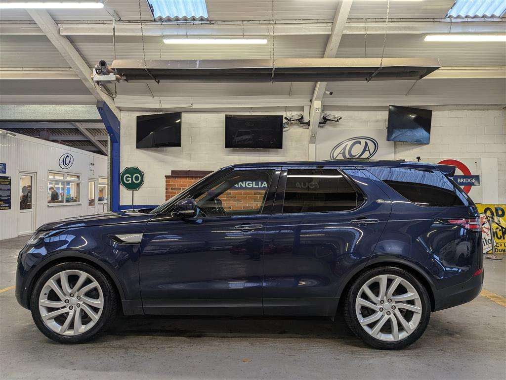 <p>2019 LAND ROVER DISCOVERY LUXURY HSE SD4</p>