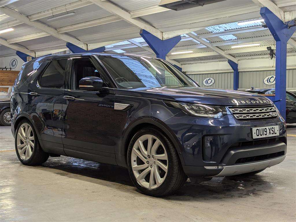 <p>2019 LAND ROVER DISCOVERY LUXURY HSE SD4</p>