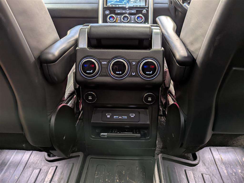 <p>2019 LAND ROVER DISCOVERY LUXURY HSE SD4</p>