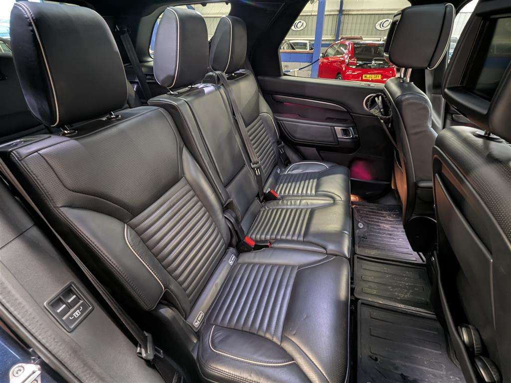 <p>2019 LAND ROVER DISCOVERY LUXURY HSE SD4</p>