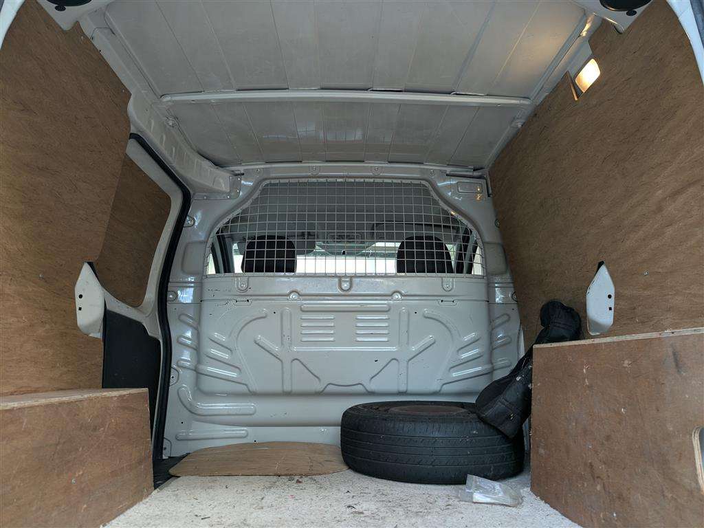 <p>2011 PEUGEOT BIPPER PROFESSIONAL HDI</p>