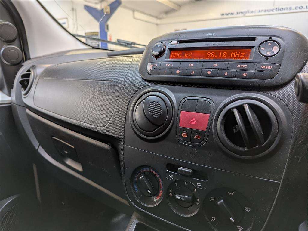 <p>2011 PEUGEOT BIPPER PROFESSIONAL HDI</p>