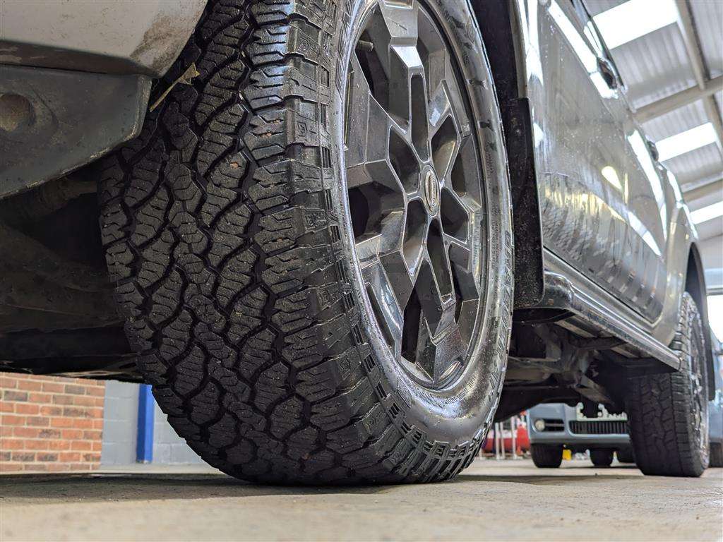 <p>2021 NISSAN NAVARA N-GUARD DCI AUTO</p>