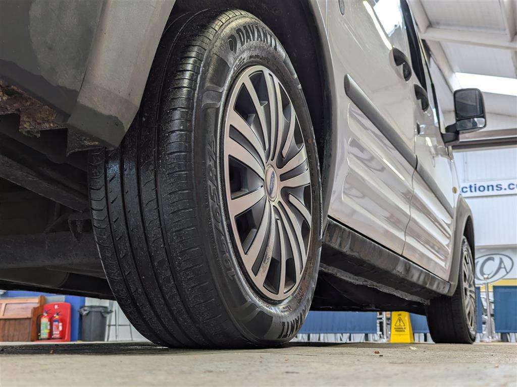 <p>2010 FORD TRAN CONNECT 90 T230</p>