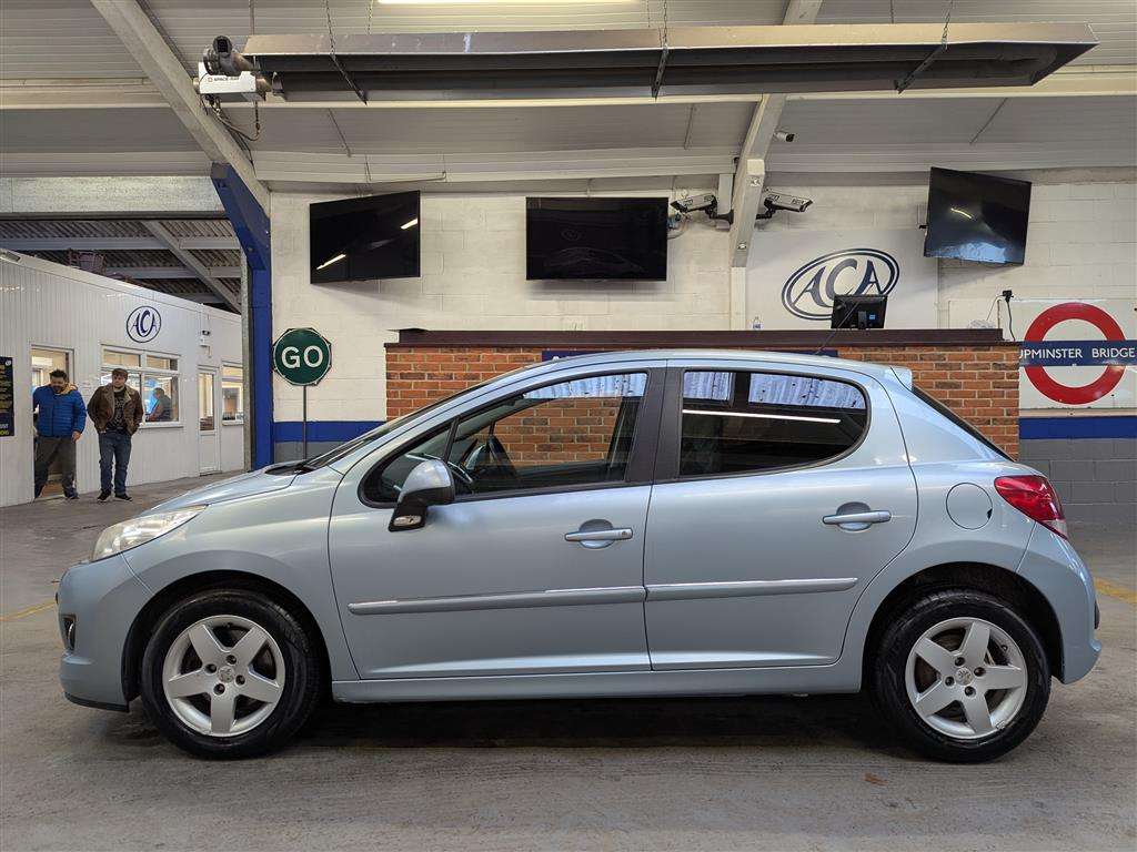 <p>2011 PEUGEOT 207 SPORT</p>