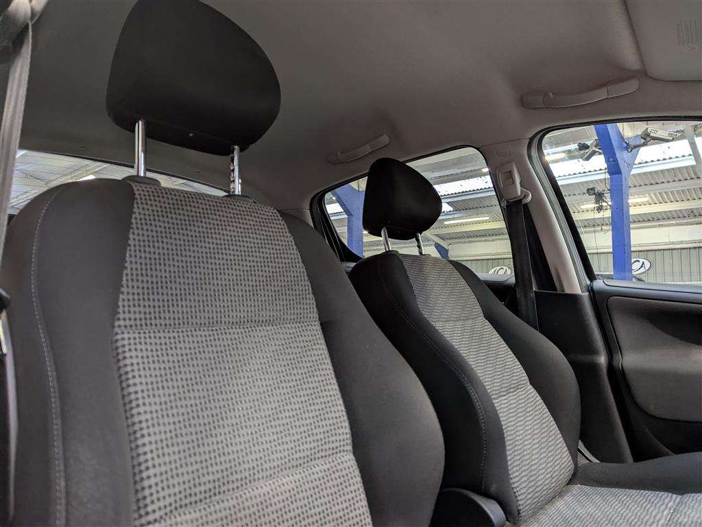 <p>2011 PEUGEOT 207 SPORT</p>