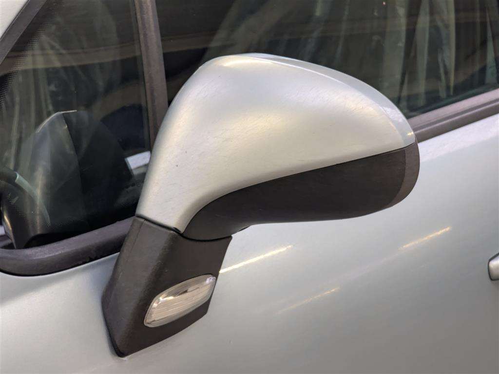 <p>2011 PEUGEOT 207 SPORT</p>