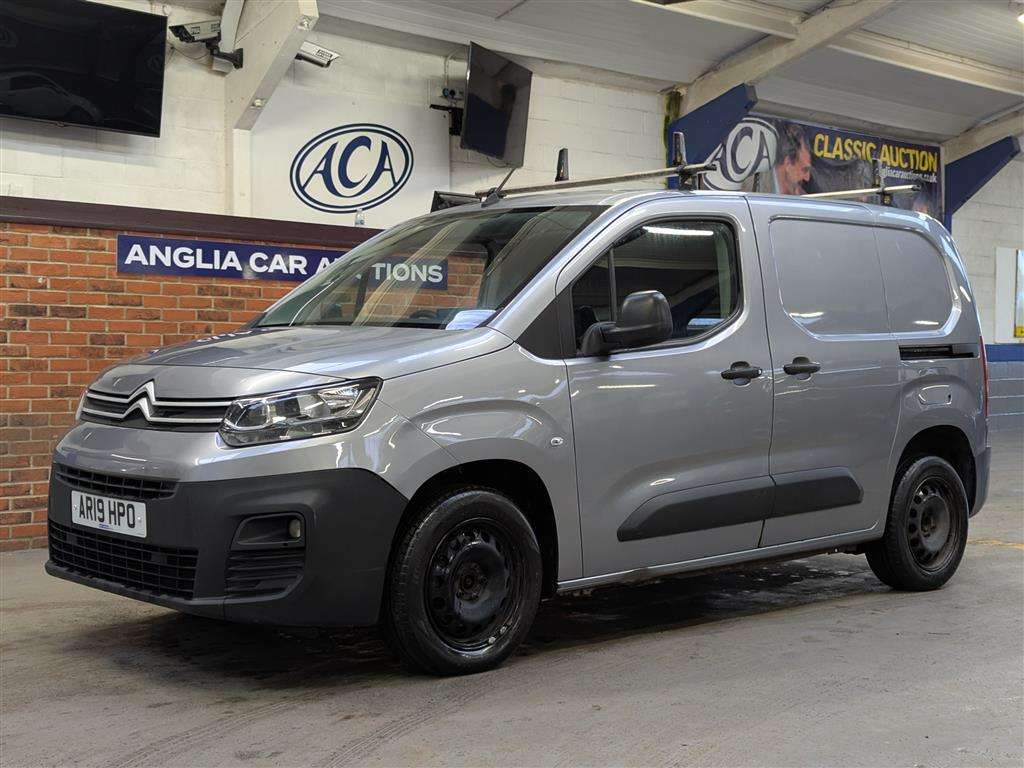 <p>2019 CITROEN BERLINGO 1000 EN-PRISE BH</p>