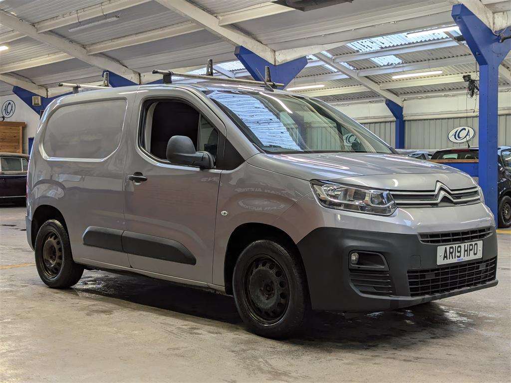 <p>2019 CITROEN BERLINGO 1000 EN-PRISE BH</p>