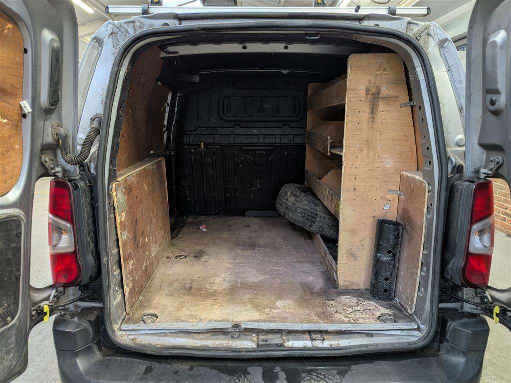 <p>2019 CITROEN BERLINGO 1000 EN-PRISE BH</p>