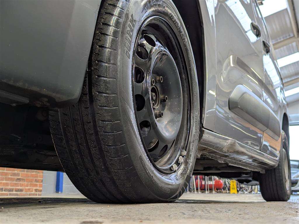 <p>2019 CITROEN BERLINGO 1000 EN-PRISE BH</p>