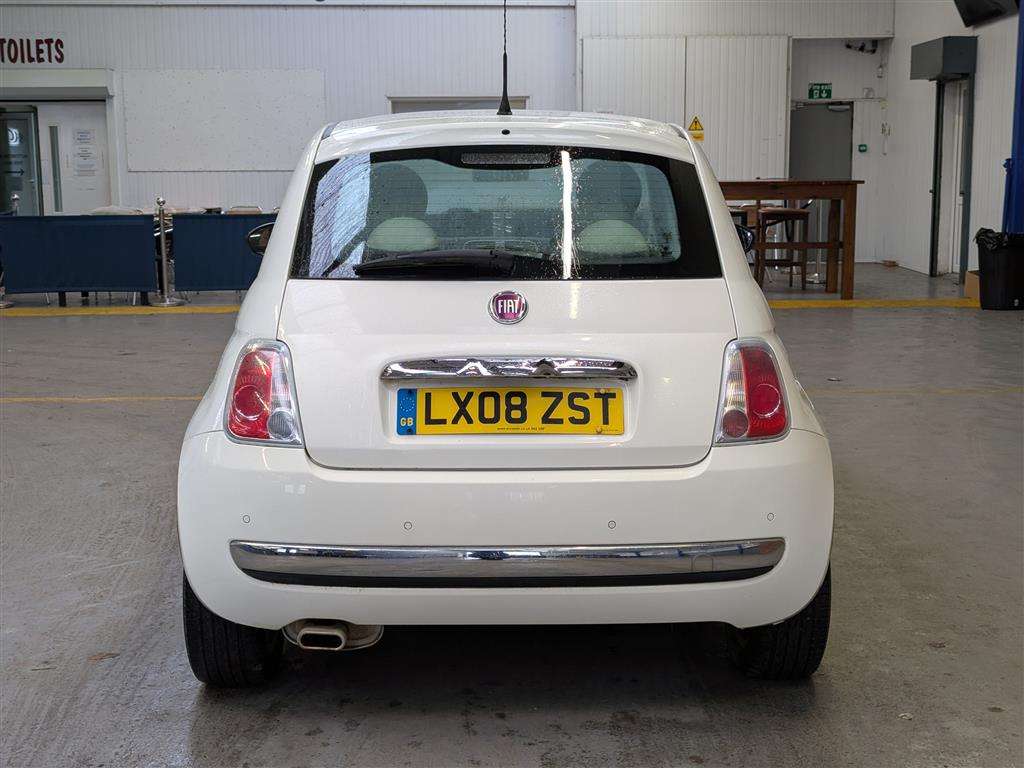 <p>2008 FIAT 500 LOUNGE M-JET RHD</p>