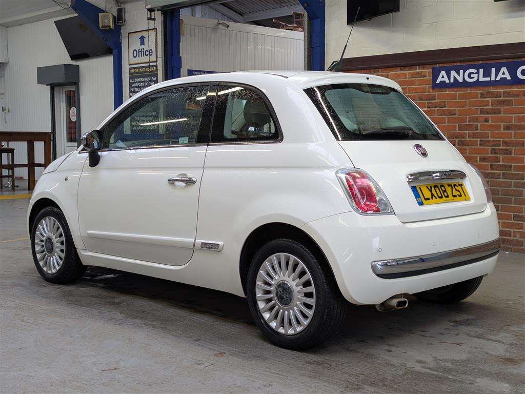 <p>2008 FIAT 500 LOUNGE M-JET RHD</p>