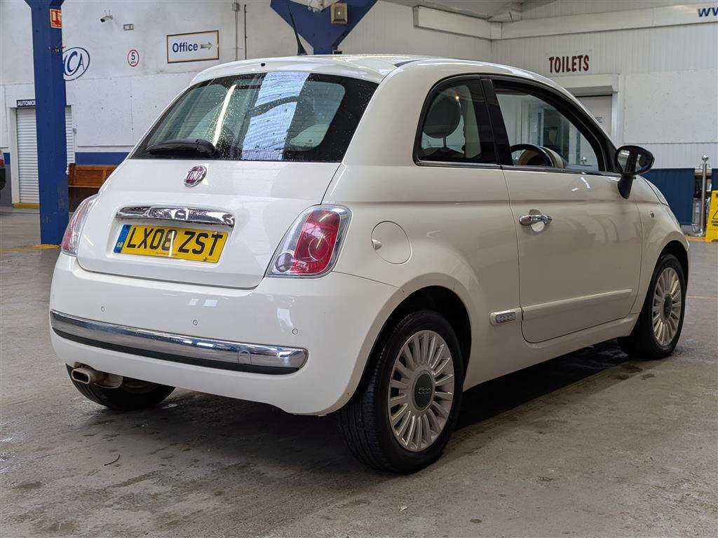 <p>2008 FIAT 500 LOUNGE M-JET RHD</p>
