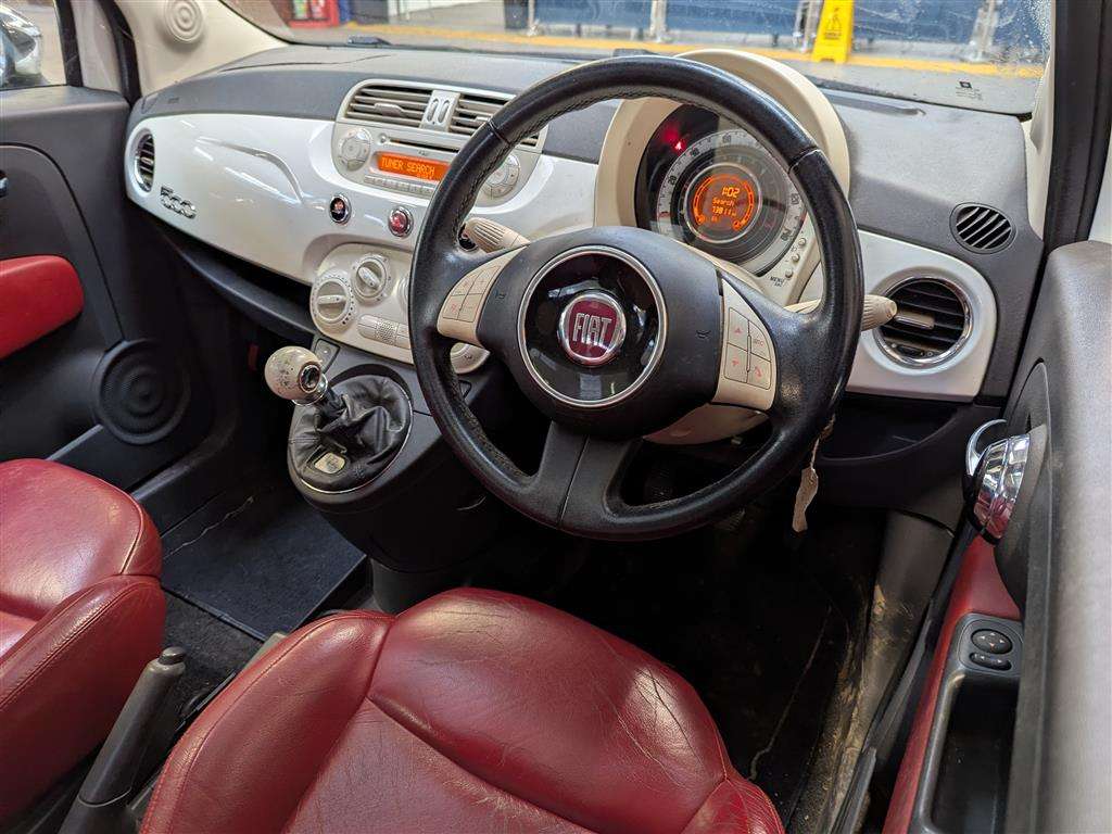 <p>2008 FIAT 500 LOUNGE M-JET RHD</p>