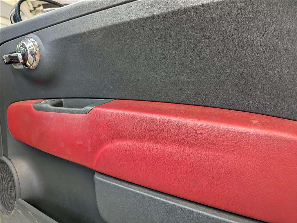 <p>2008 FIAT 500 LOUNGE M-JET RHD</p>