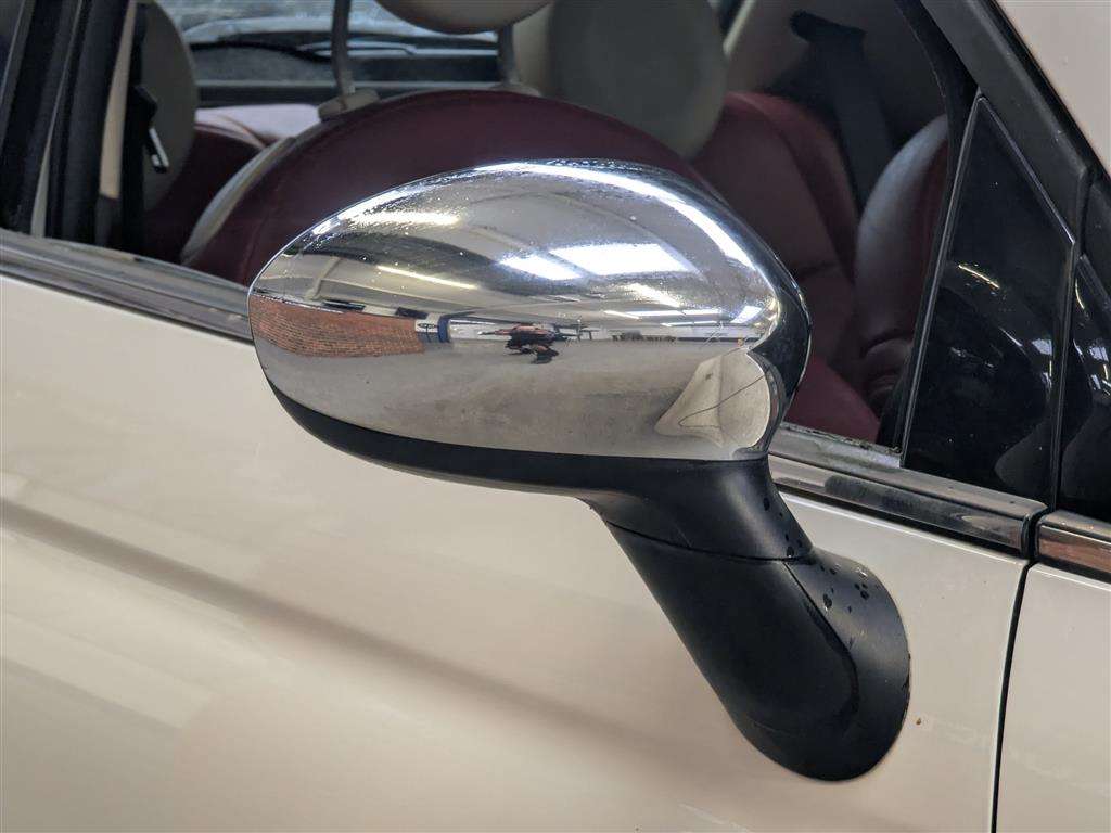 <p>2008 FIAT 500 LOUNGE M-JET RHD</p>