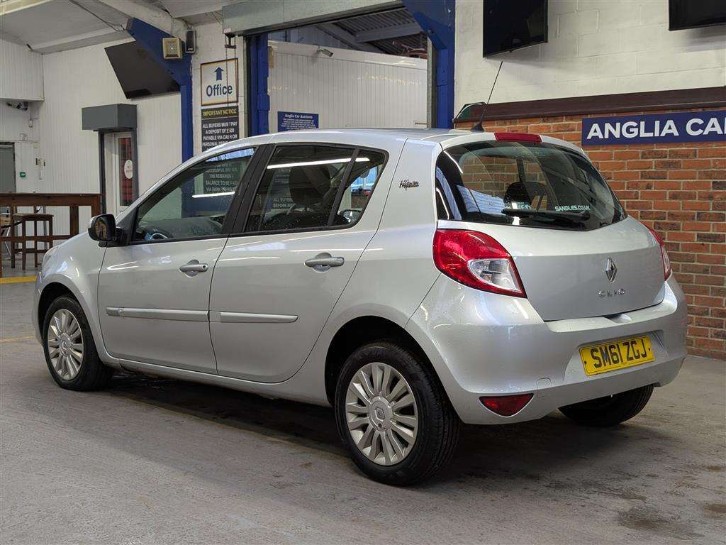 <p>2012 RENAULT CLIO I-MUSIC</p>