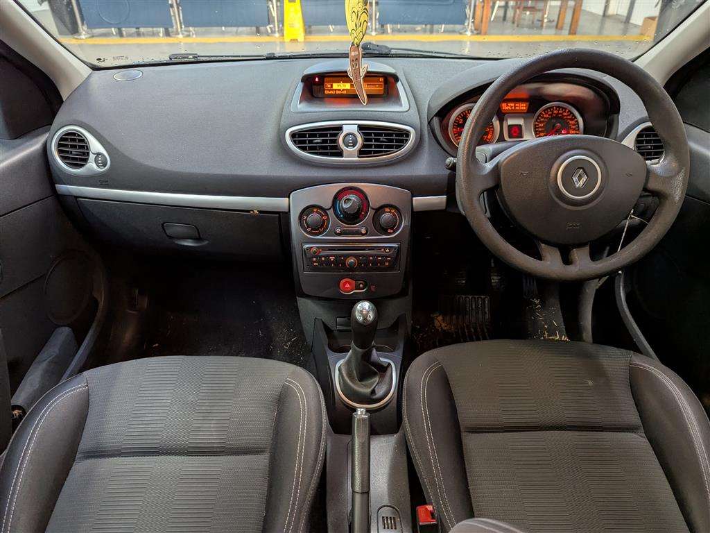 <p>2012 RENAULT CLIO I-MUSIC</p>