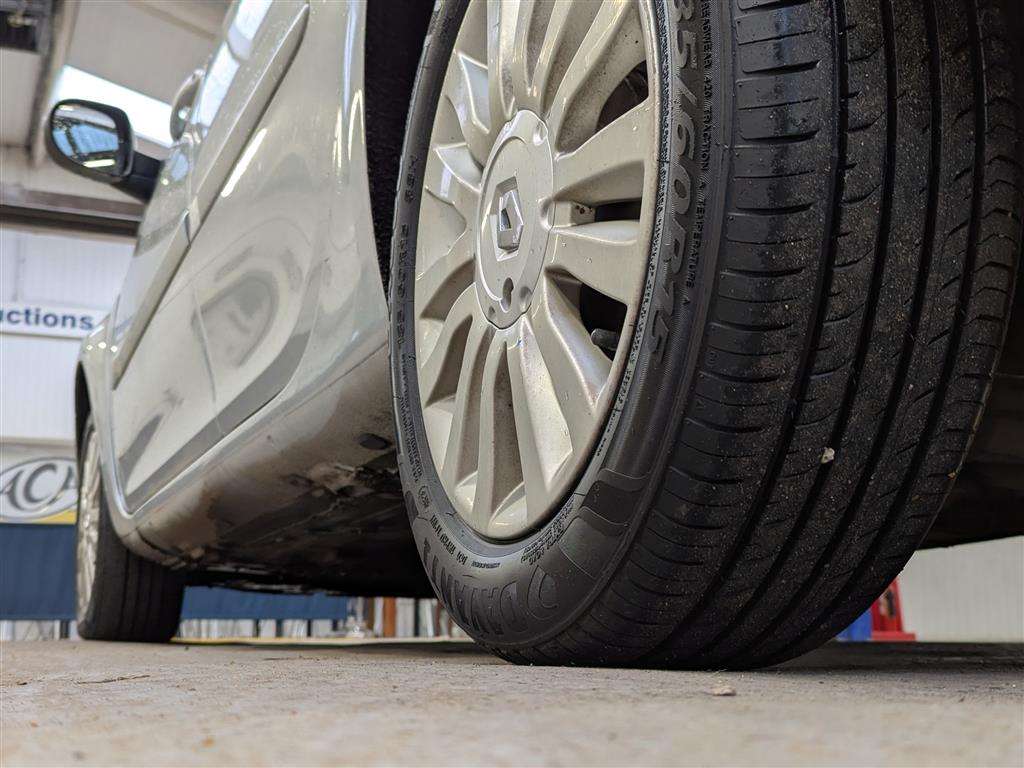 <p>2012 RENAULT CLIO I-MUSIC</p>