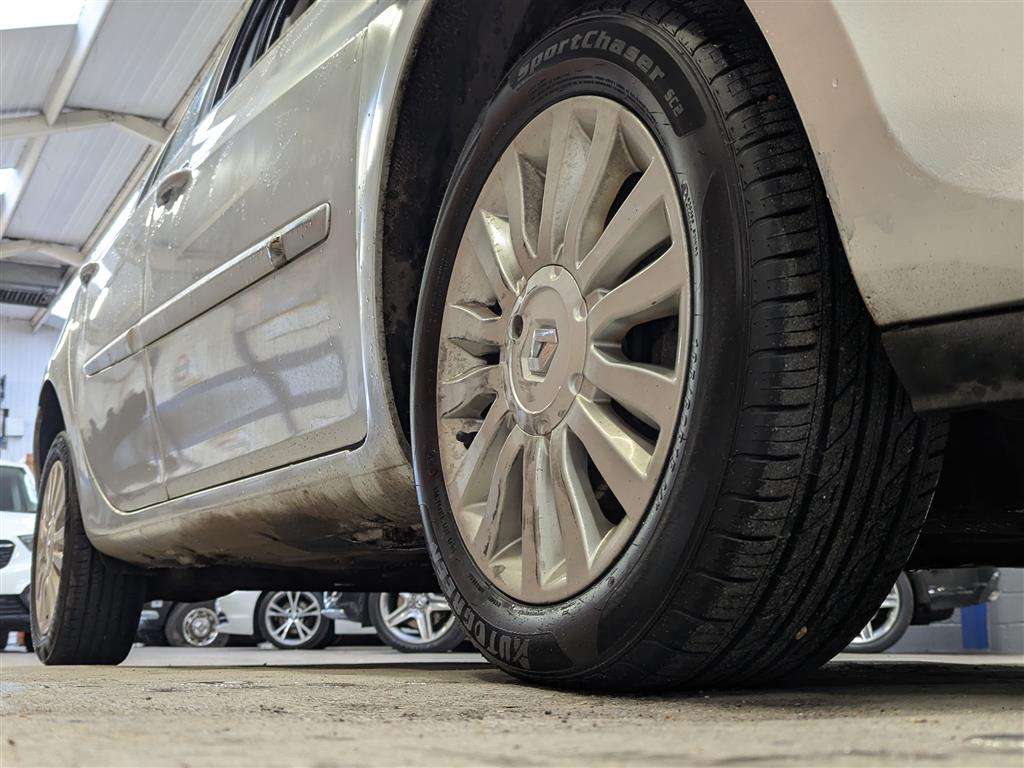 <p>2012 RENAULT CLIO I-MUSIC</p>