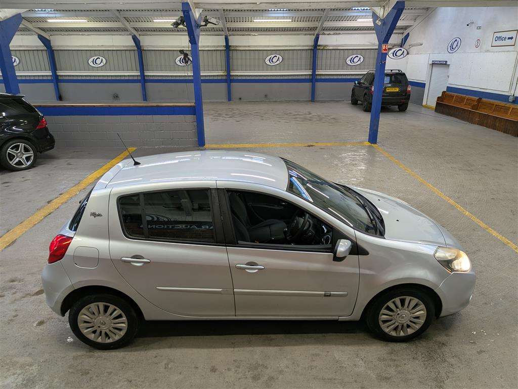 <p>2012 RENAULT CLIO I-MUSIC</p>