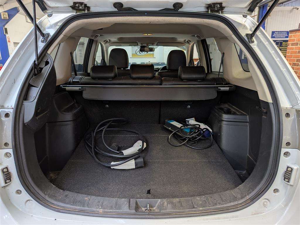 <p>2014 MITSUBISHI OUTLANDER GX 4HS PHEV AUTO</p>