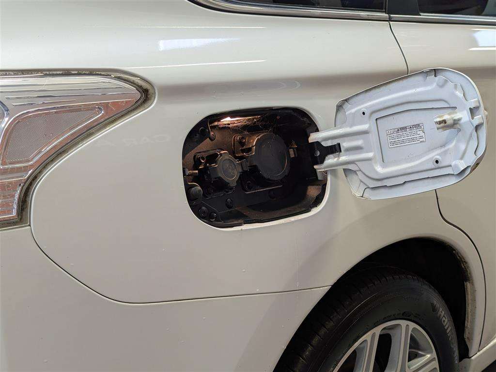 <p>2014 MITSUBISHI OUTLANDER GX 4HS PHEV AUTO</p>