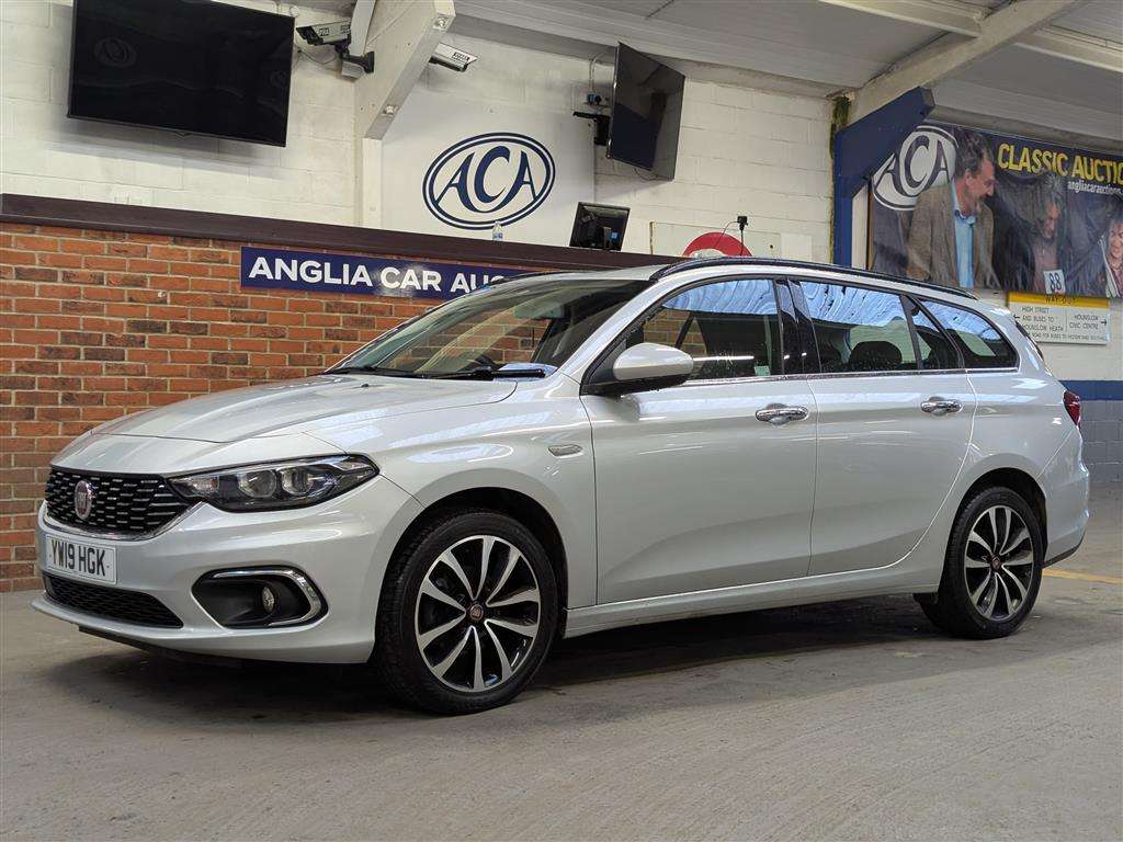 <p>2019 FIAT TIPO LOUNGE MULTIJET</p>