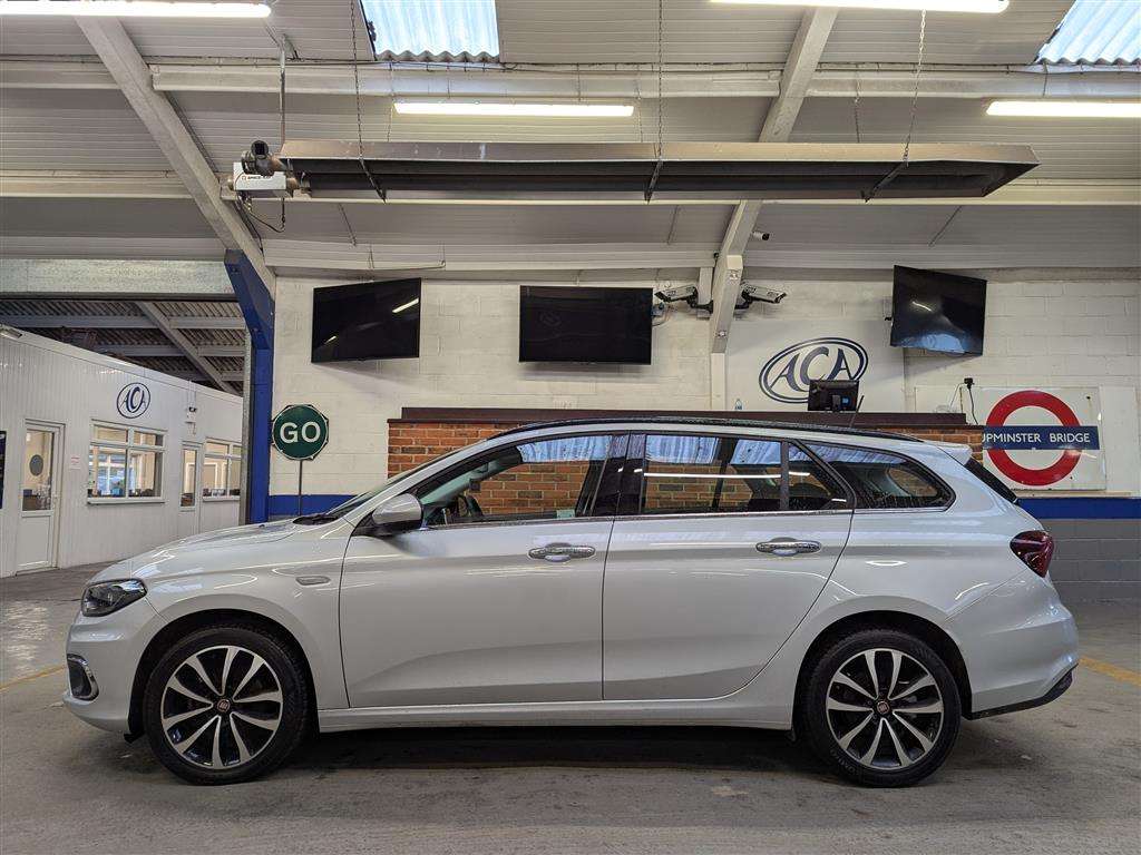 <p>2019 FIAT TIPO LOUNGE MULTIJET</p>