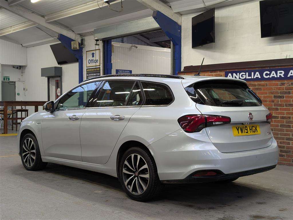 <p>2019 FIAT TIPO LOUNGE MULTIJET</p>