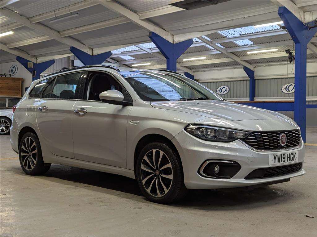 <p>2019 FIAT TIPO LOUNGE MULTIJET</p>
