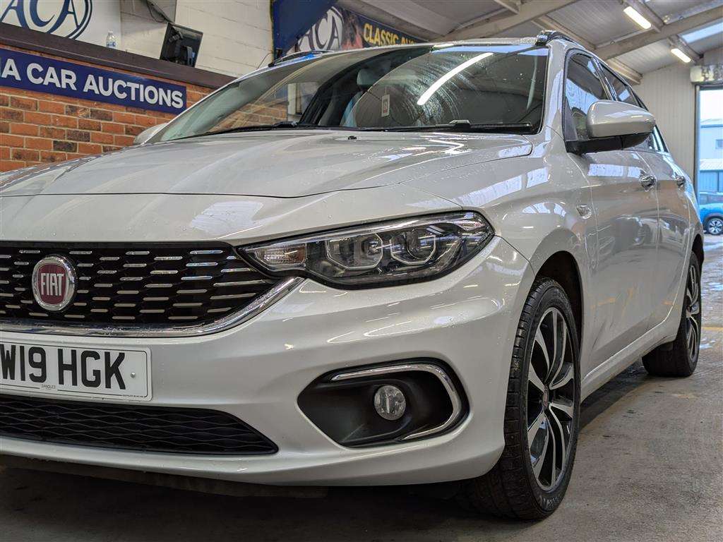 <p>2019 FIAT TIPO LOUNGE MULTIJET</p>