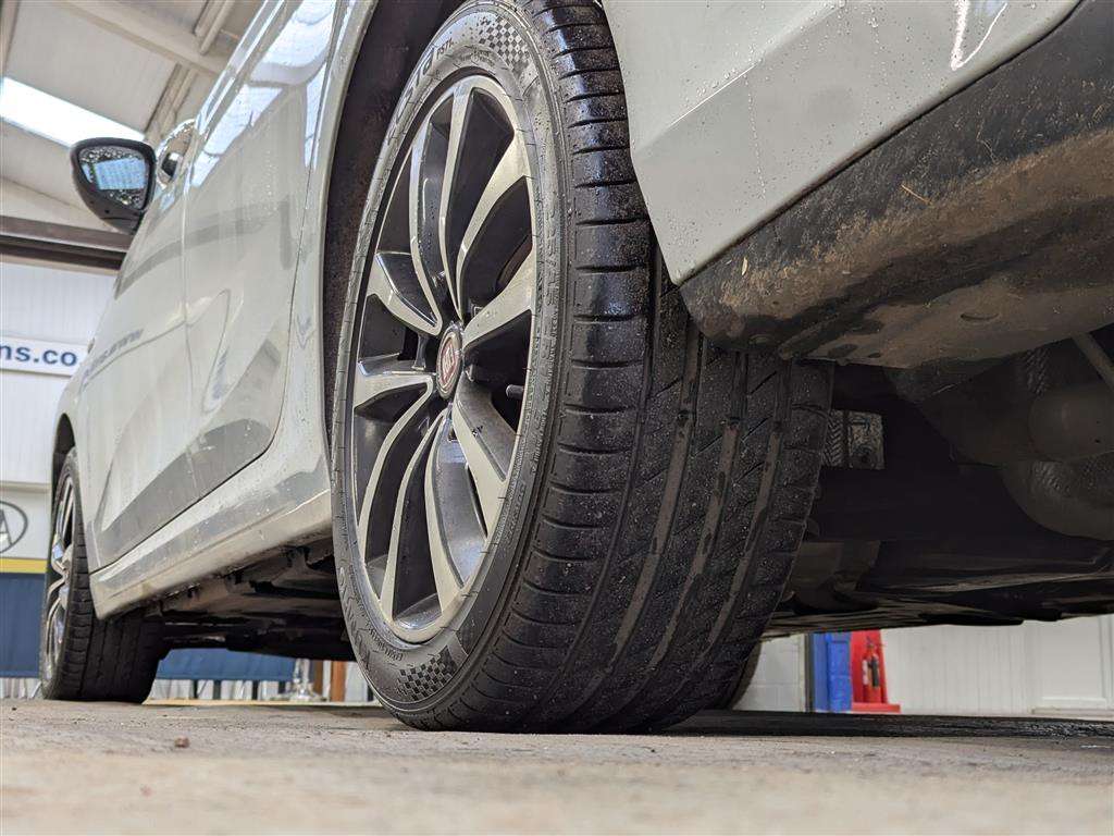 <p>2019 FIAT TIPO LOUNGE MULTIJET</p>