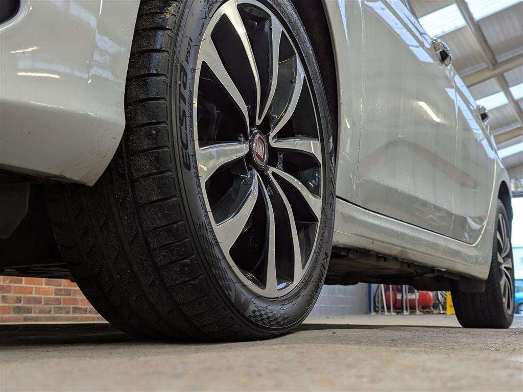 <p>2019 FIAT TIPO LOUNGE MULTIJET</p>