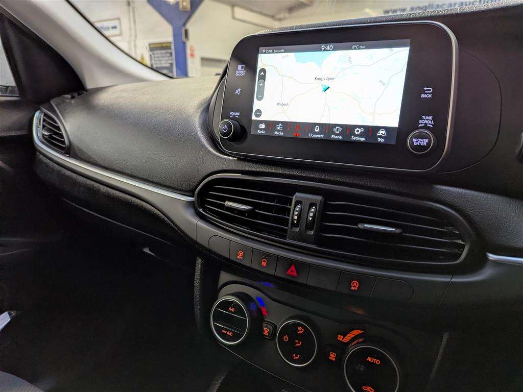 <p>2019 FIAT TIPO LOUNGE MULTIJET</p>