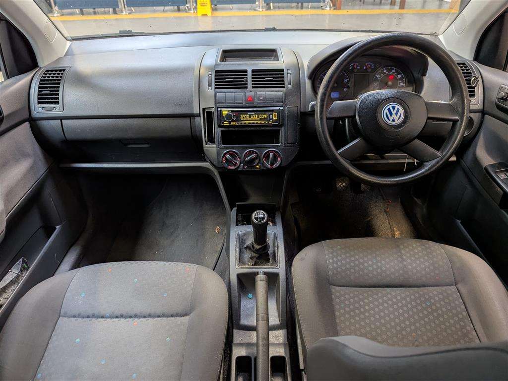 <p>2002 VOLKSWAGEN POLO S</p>