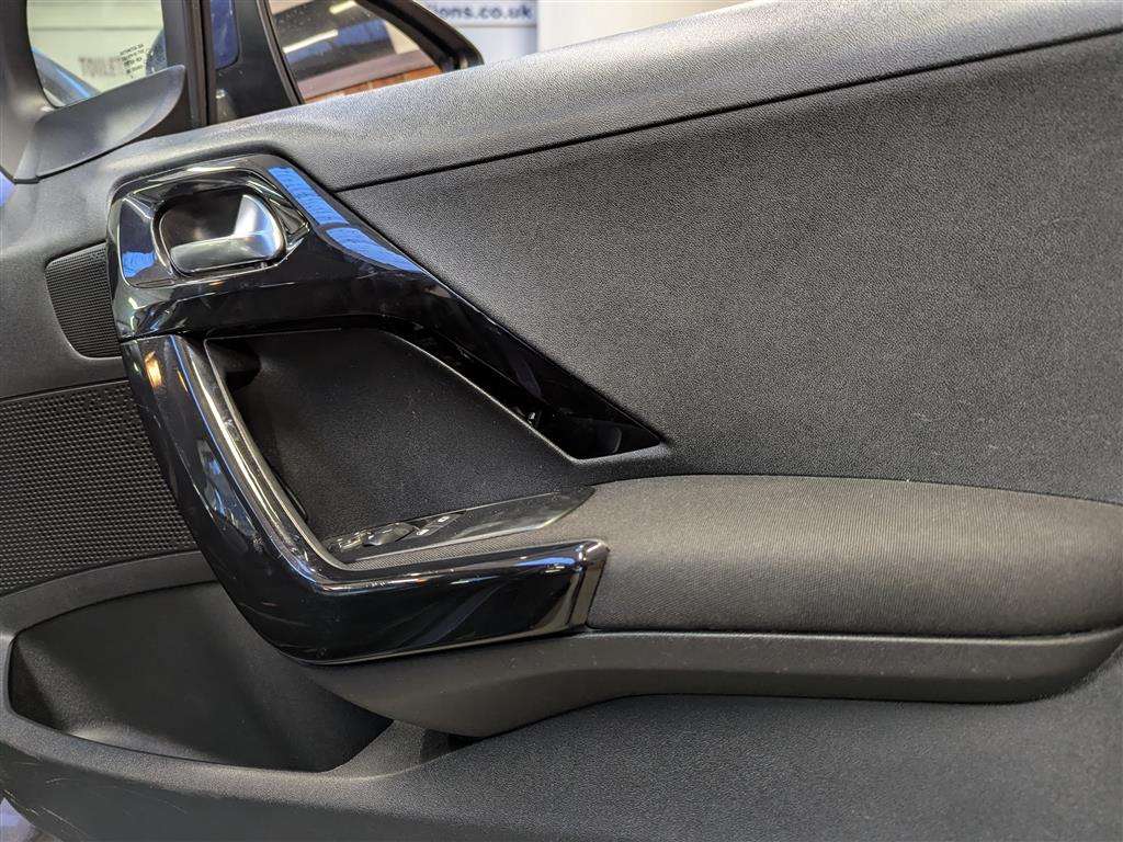 <p>2014 PEUGEOT 208 ACTIVE</p>