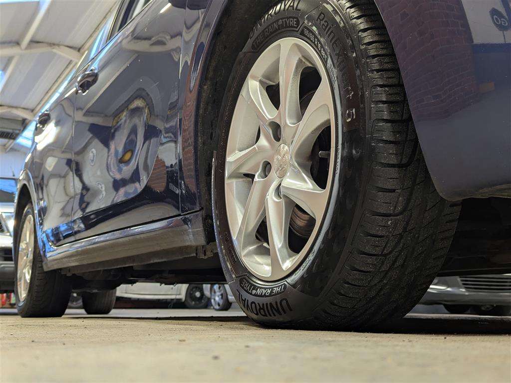 <p>2014 PEUGEOT 208 ACTIVE</p>