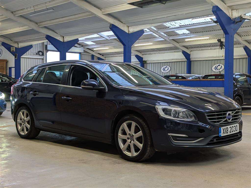 <p>2016 VOLVO V60 SE LUX NAV D4 AUTO</p>