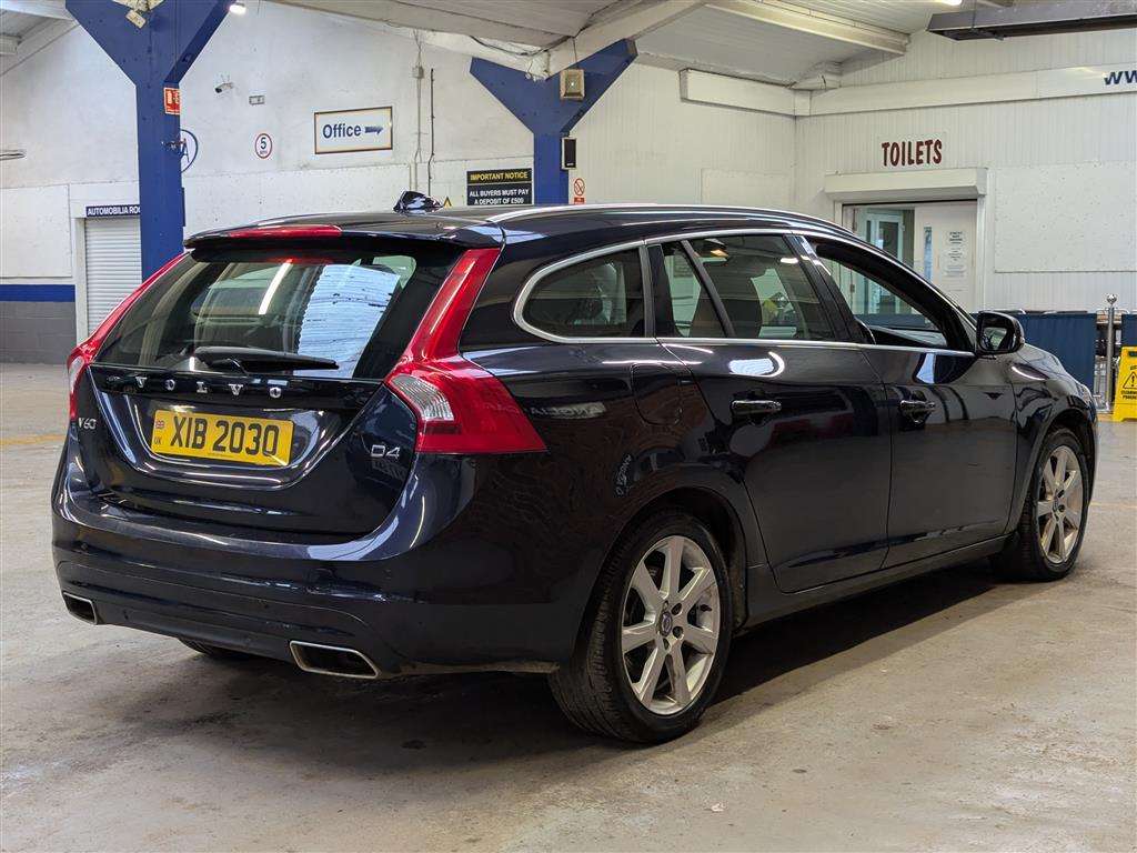 <p>2016 VOLVO V60 SE LUX NAV D4 AUTO</p>