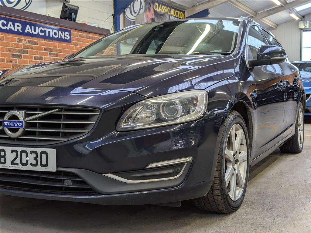 <p>2016 VOLVO V60 SE LUX NAV D4 AUTO</p>