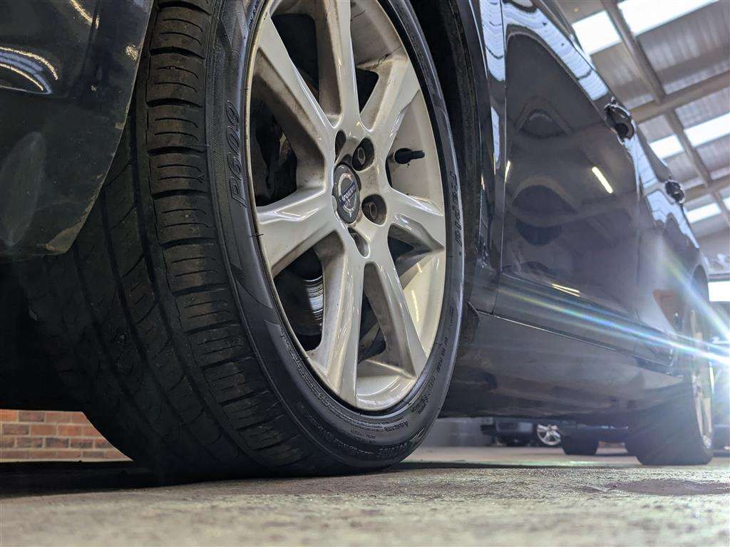 <p>2016 VOLVO V60 SE LUX NAV D4 AUTO</p>