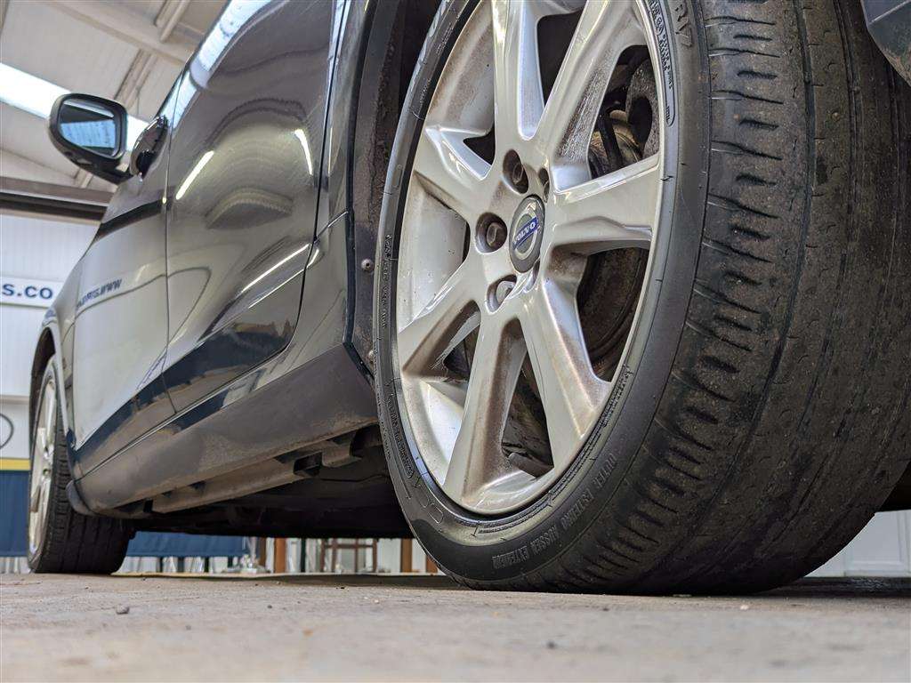 <p>2016 VOLVO V60 SE LUX NAV D4 AUTO</p>