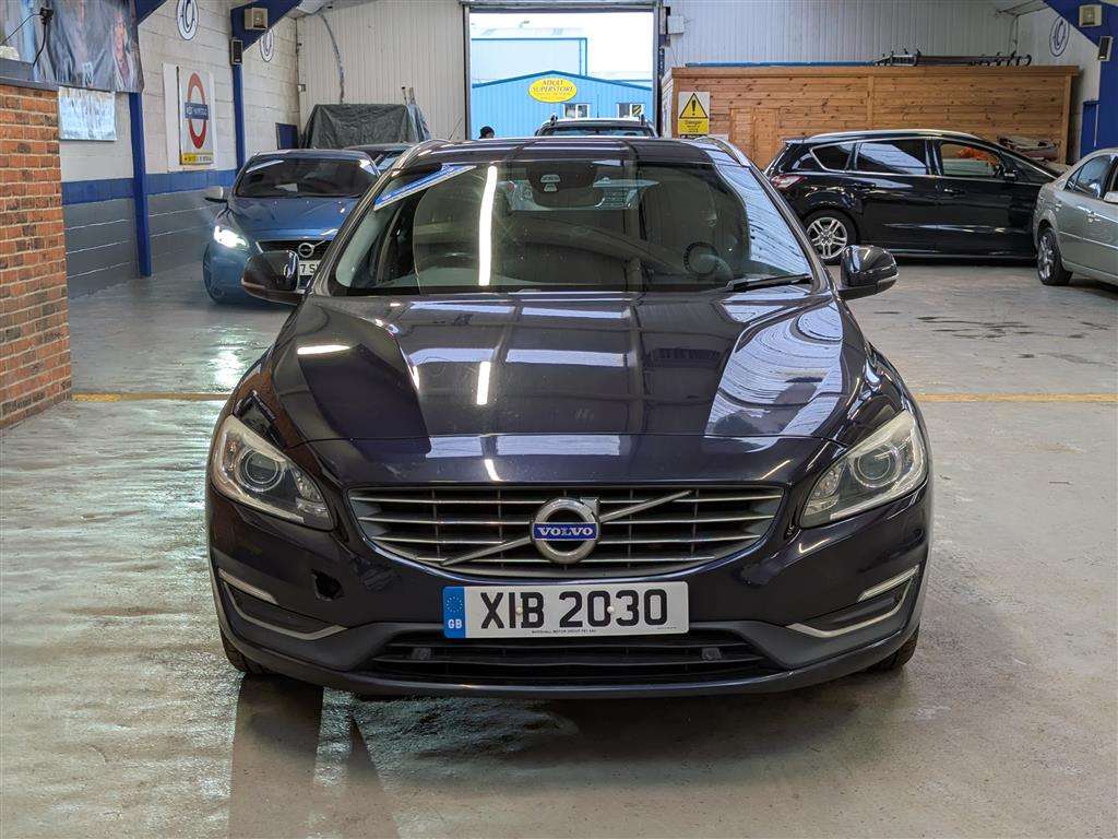 <p>2016 VOLVO V60 SE LUX NAV D4 AUTO</p>