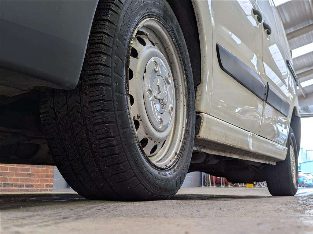 <p>2012 PEUGEOT EXPERT 1000 L1H1 ATV HDI</p>