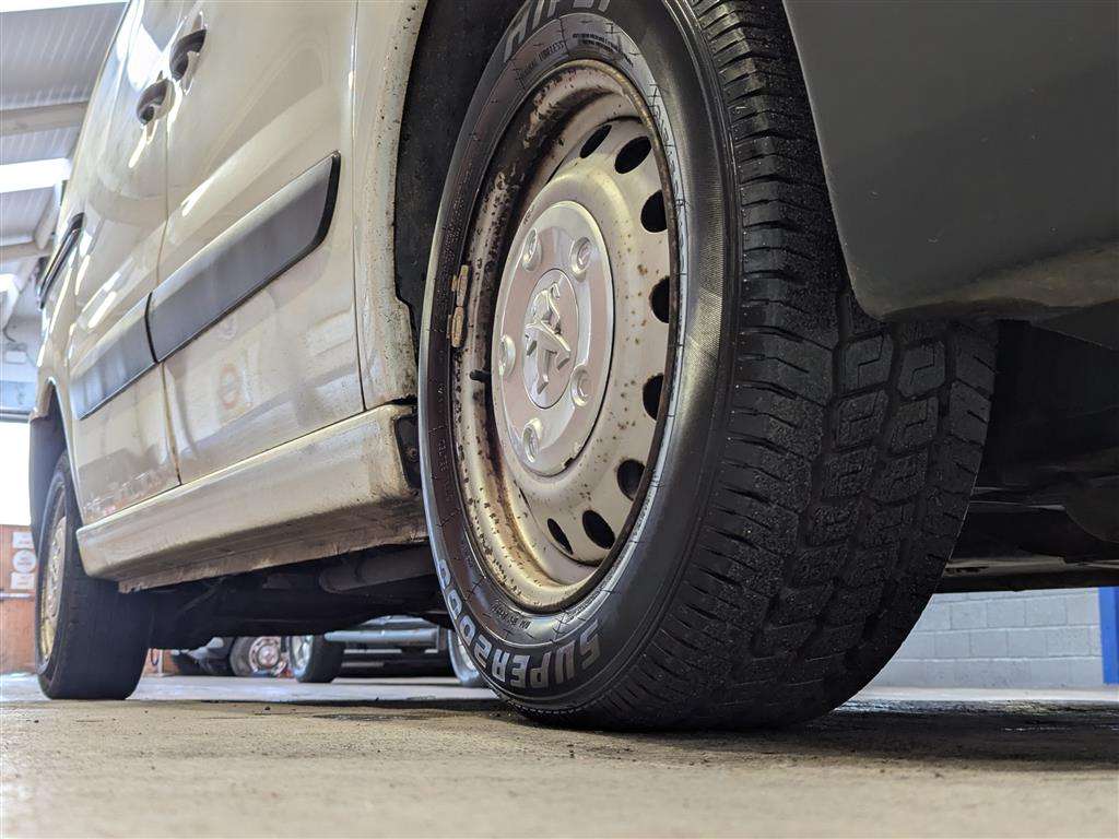 <p>2012 PEUGEOT EXPERT 1000 L1H1 ATV HDI</p>