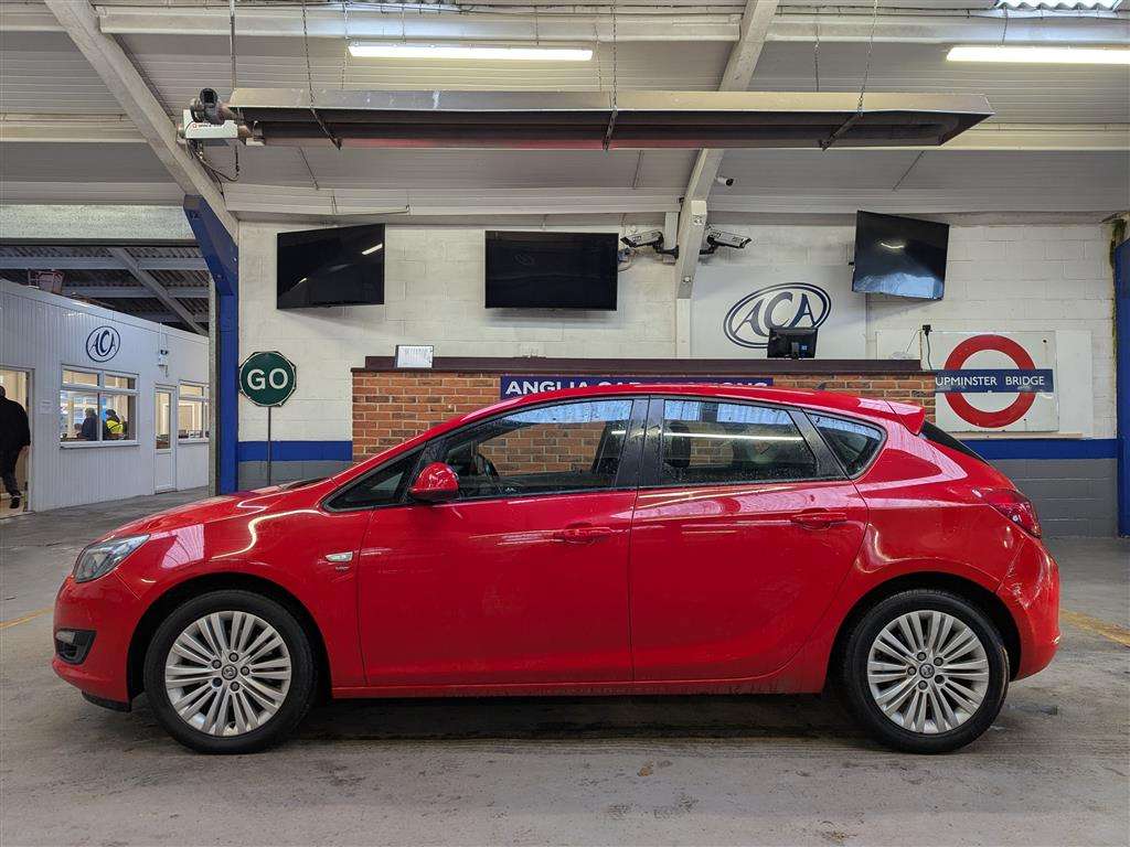 <p>2013 VAUXHALL ASTRA ENERGY CDTI</p>