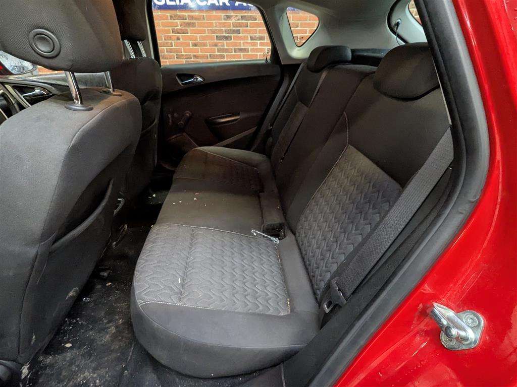 <p>2013 VAUXHALL ASTRA ENERGY CDTI</p>