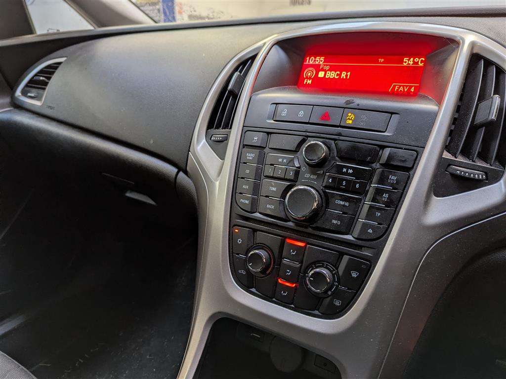 <p>2013 VAUXHALL ASTRA ENERGY CDTI</p>